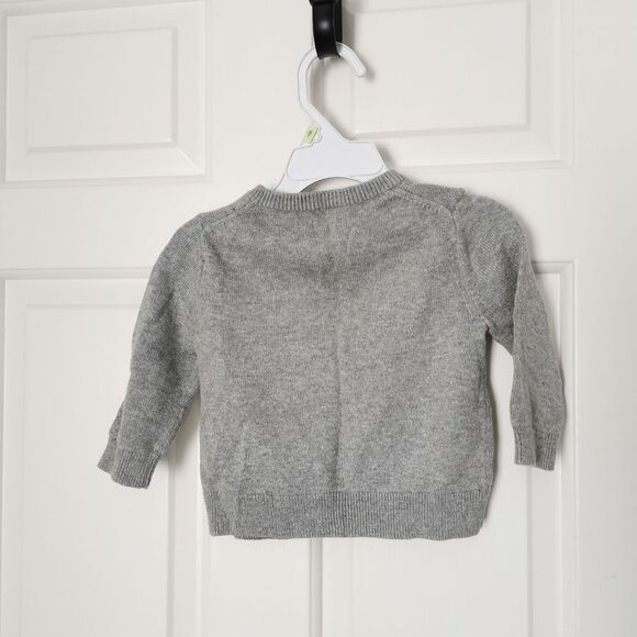 2/$20 Gap knit sweater size 6-12 m - Picture 3 of 4